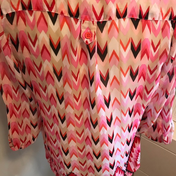 Tacera Sheer Patterned Tunic Top - M - Picture 4 of 4